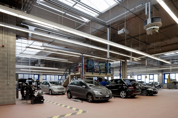 Centro veicoli commerciali Mercedes Benz 5