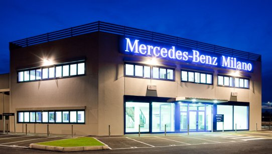 Centro veicoli commerciali Mercedes Benz 8